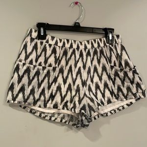 Black and White Patterned Linen Shorts